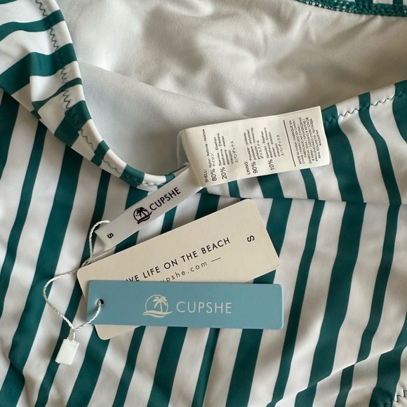 NWT cupshe two piece swimsuit size S - Picture 3 of 4